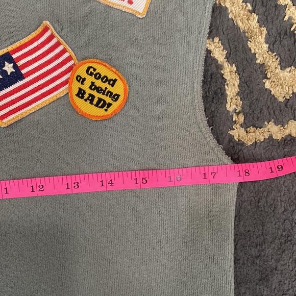 Junk Food Hoodie with cut off sleeves and patches Army Green - Picture 8 of 9